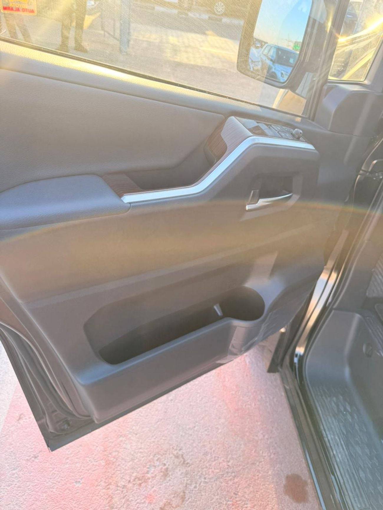 Toyota Granvia PREMIUM Luxury