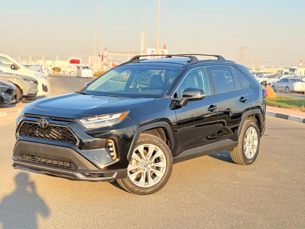 Toyota RAV4 XLE premium 2.5 L Full option