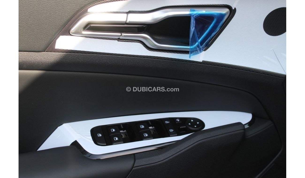 كيا سبورتيج ((High Line)) Turbo 1.6L petrol fwd 2022  white color, heated seats ,Electric tailgate