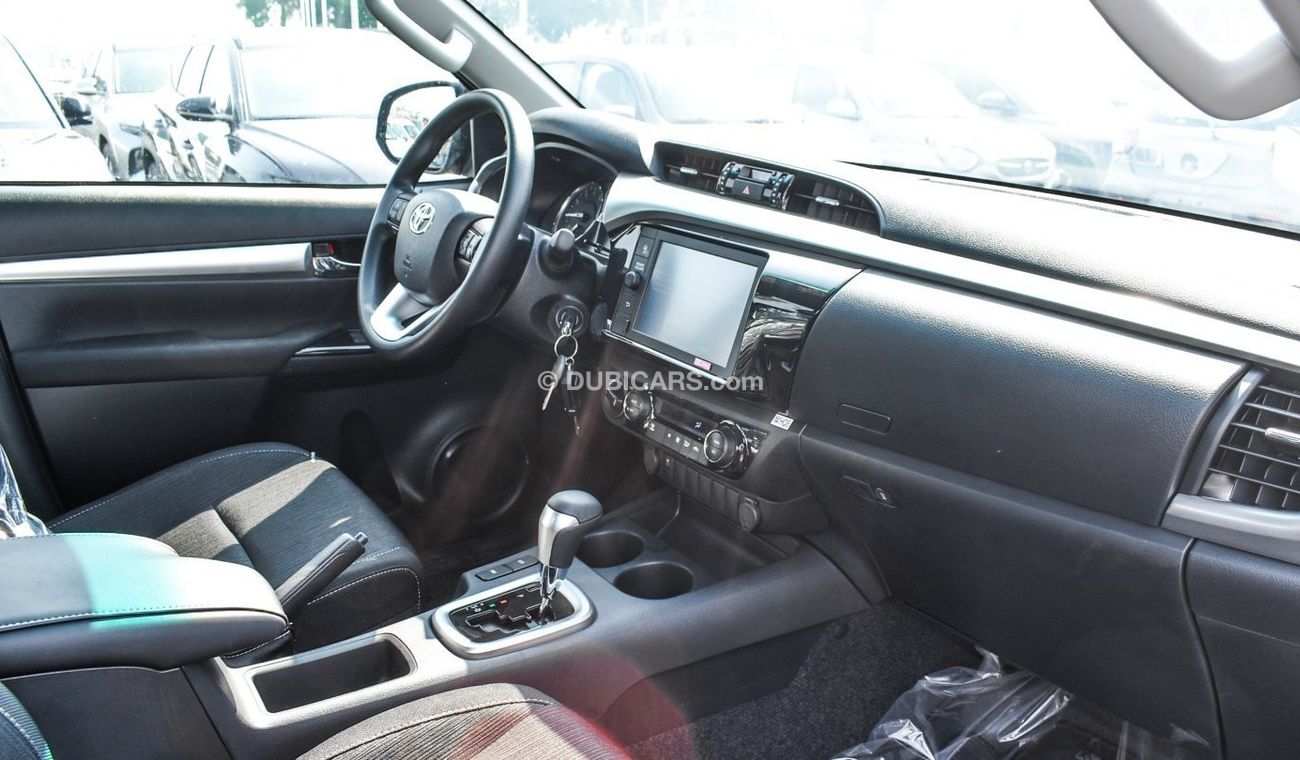 تويوتا هيلوكس SR5 2.7L