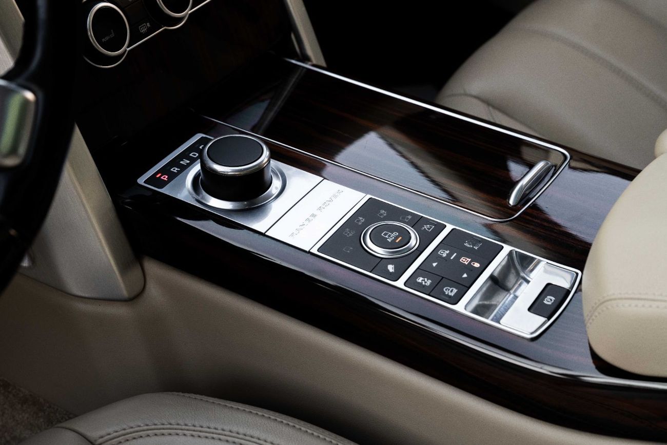 لاند روفر رينج روفر Vogue HSE | 3,376 P.M (3 Years)⁣ | 0% Downpayment | Perfect Condition!