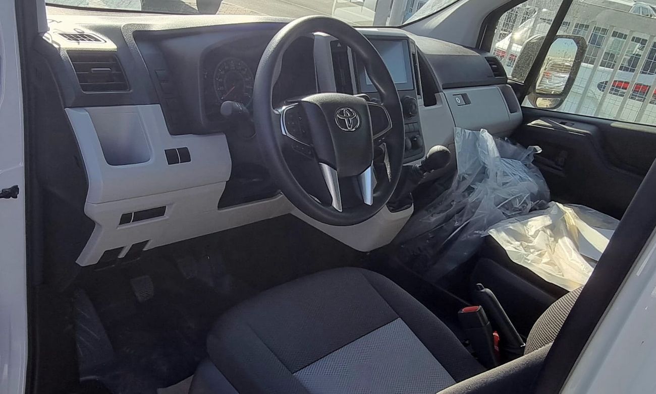 Toyota Hiace TOYOTA HIACE 2.8L DIESEL HI-ROOF M/T MY 2026