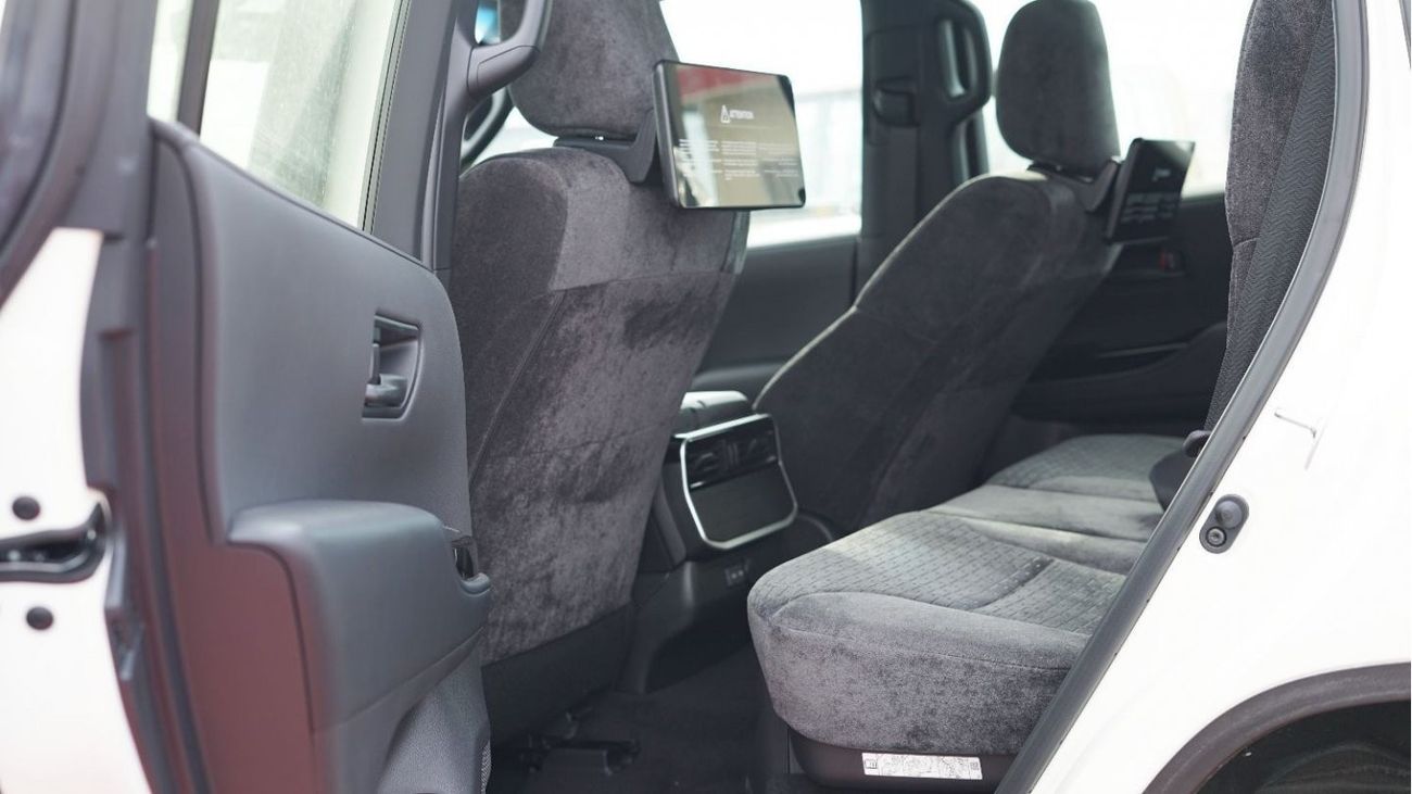 Toyota Land Cruiser Toyota Land Cruiser 300 -E 3.3L DIESEL 2023