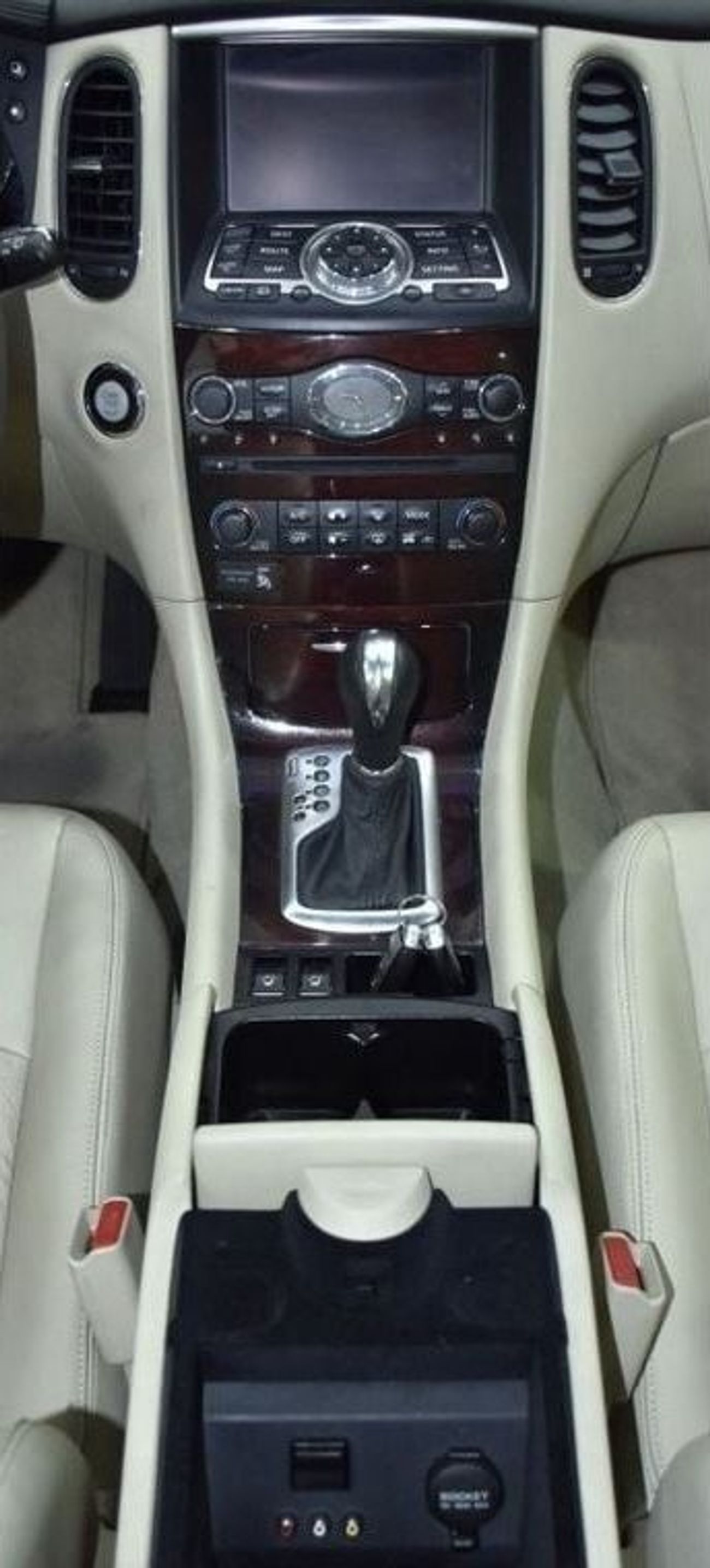 إنفينيتي QX50 EXCELLENT DEAL for our Infiniti QX50 ( 2017 Model ) in Burgundy Color GCC Specs