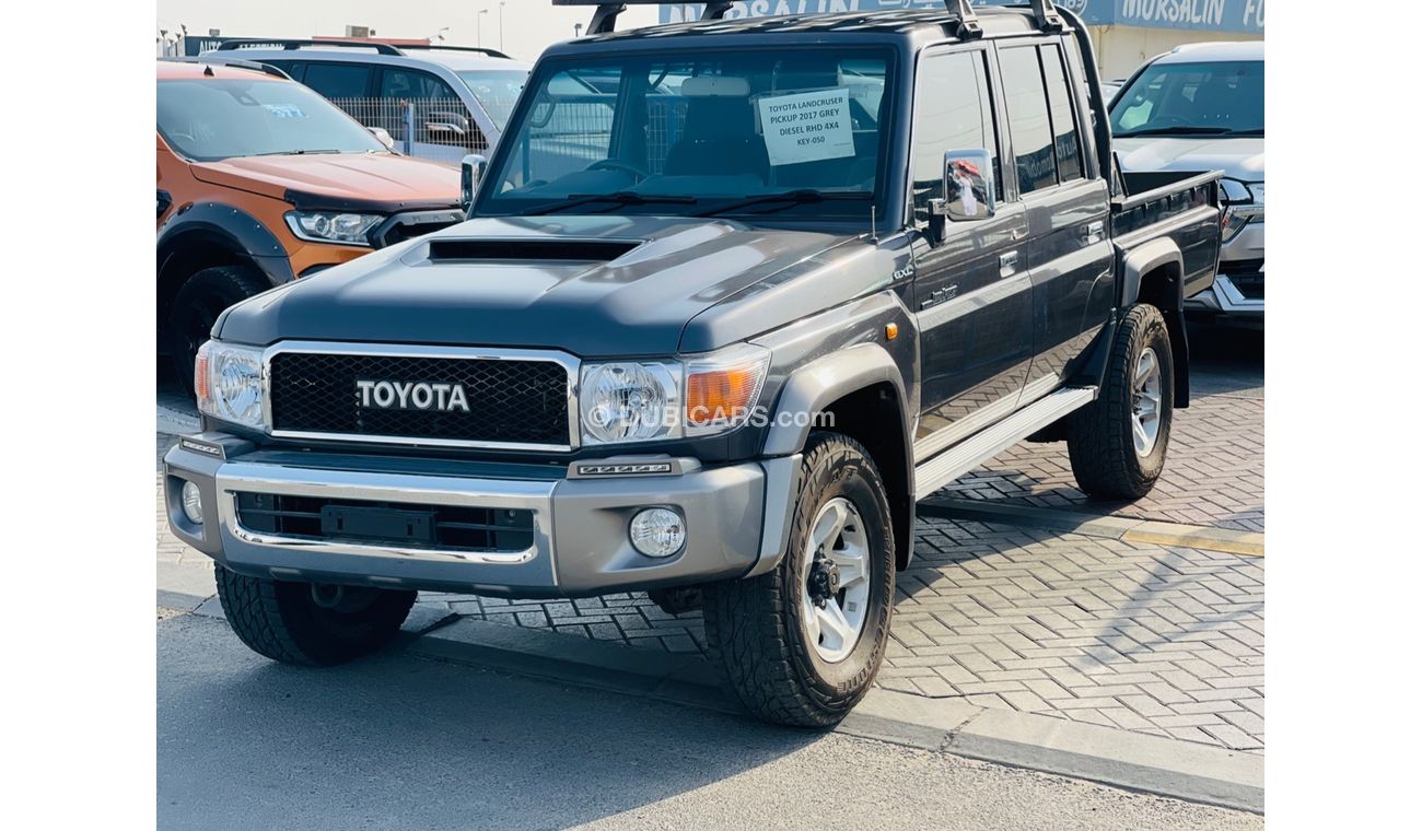 Toyota Land Cruiser Pick Up Toyota Landcruiser double cabin pick up model 2017 Diesel engine color gray  car very good and clean