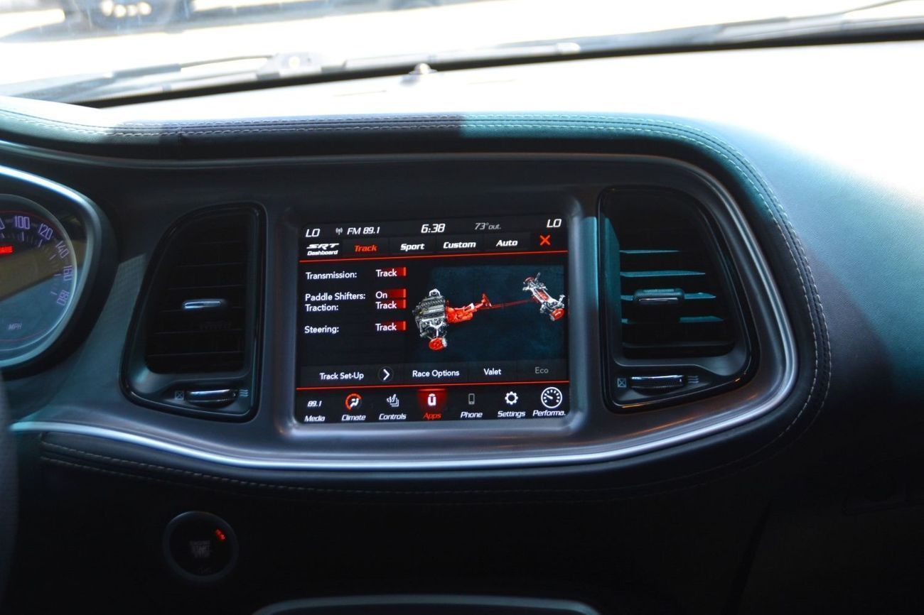 دودج تشالينجر R/T Scat Pack 6.4L SRT /6.4L SCAT BACK//SUN ROOF /WIDE BODY/ FULL OPTION /CARBON FIBER STEERING