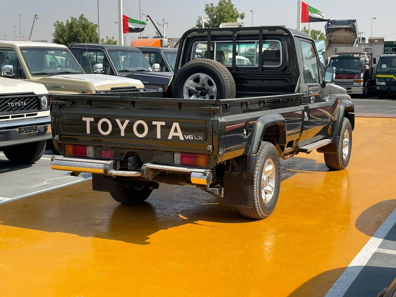 Toyota Land Cruiser Pick Up Std 4.0L Single Cab Utility 4WD Toyota LC DC MT Petrol 2021 diff 4.0L 4WD GREEN