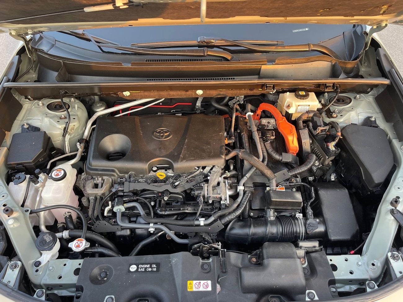 تويوتا راف ٤ XLE 2.5L