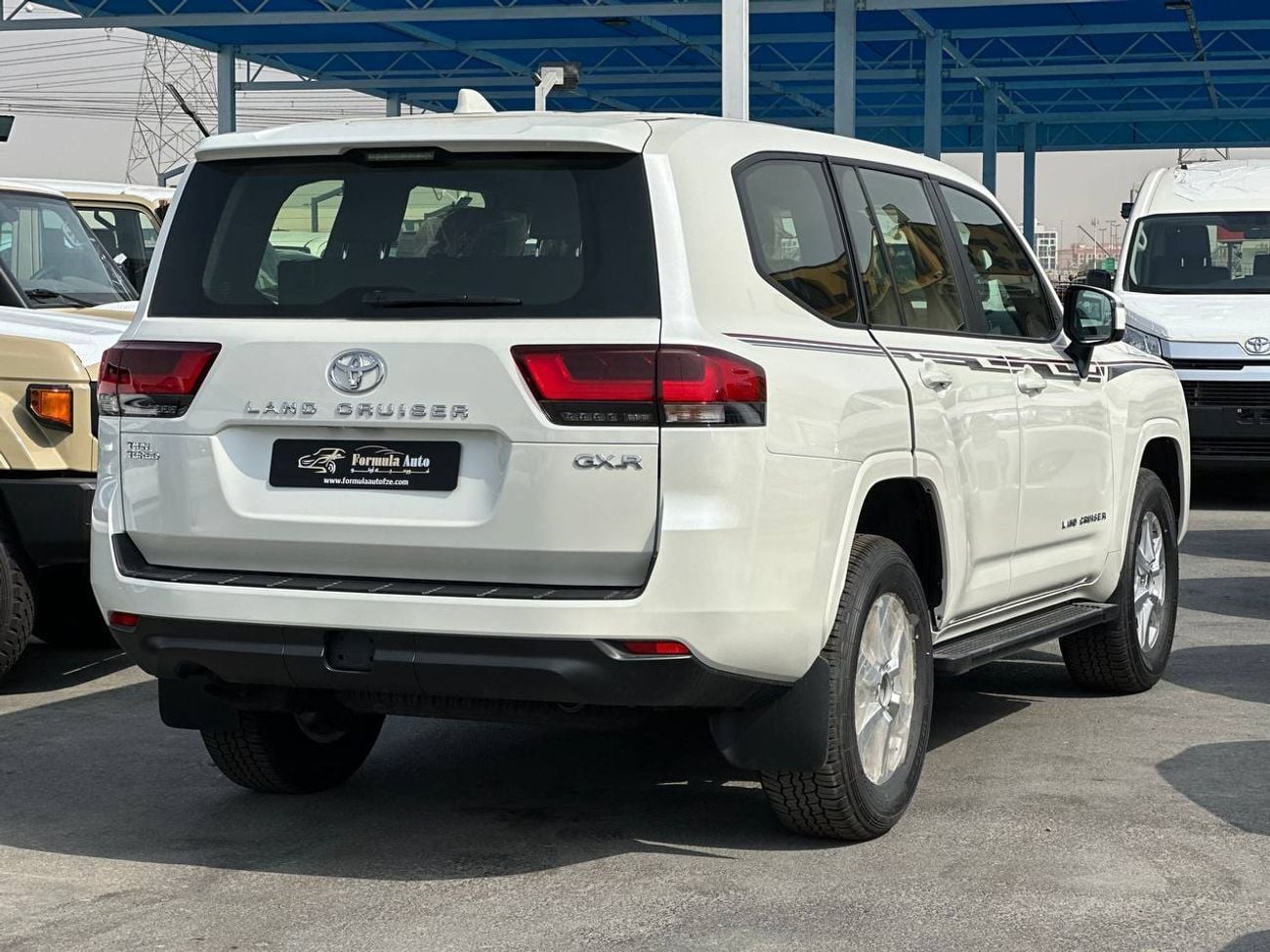 تويوتا لاند كروزر GXR 3.5L PTR A/T // 2026 // STD with Sunroof , Cool Box , Cruise Control // Special Offer // By Form