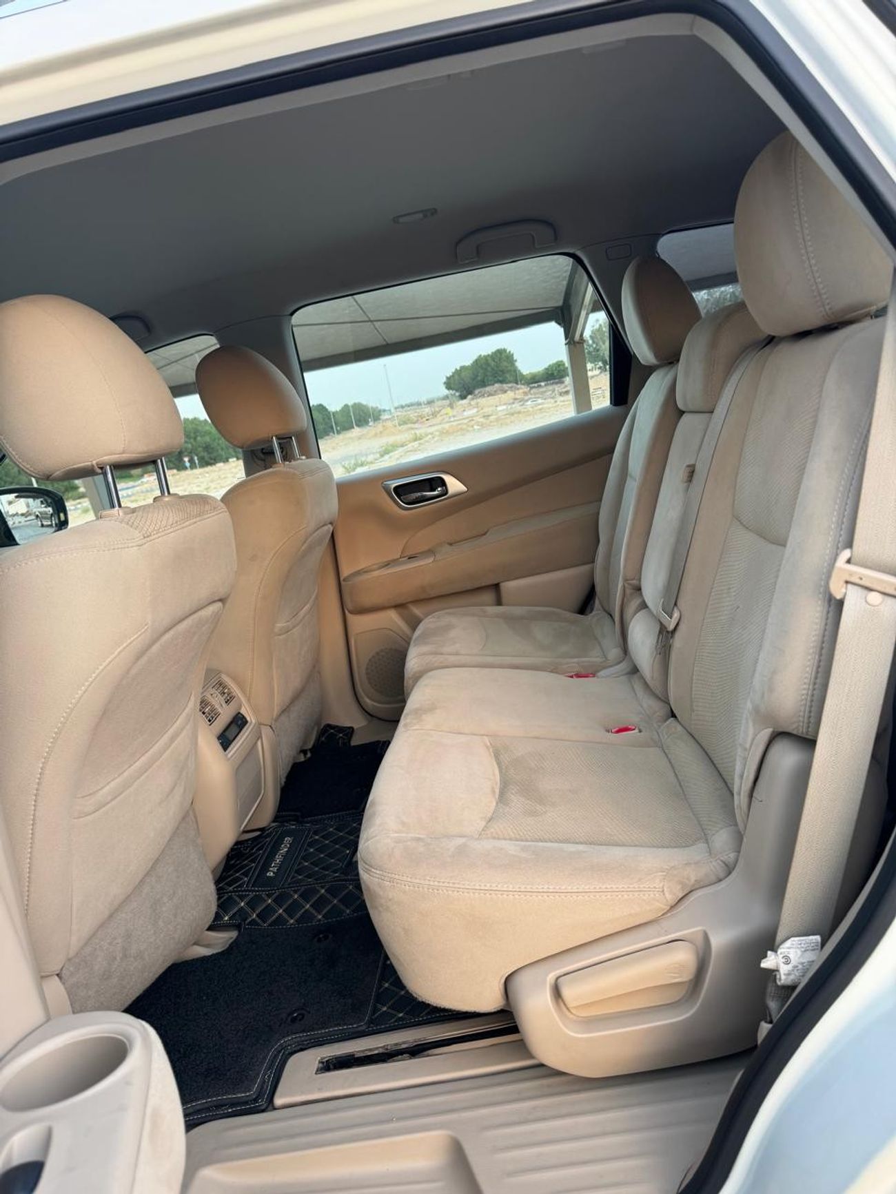 نيسان باثفايندر SE متوسط