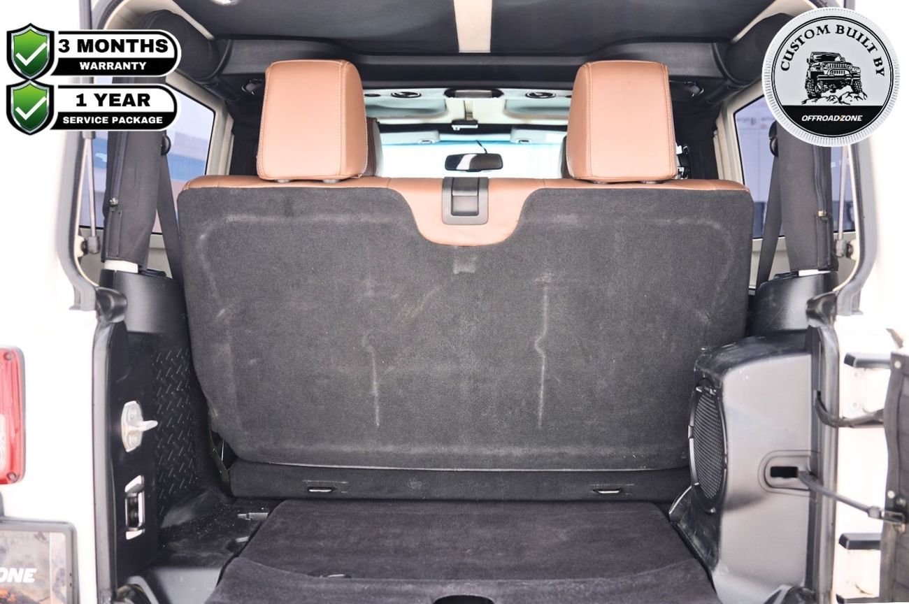 Jeep Wrangler Sahara 3.6L M/T