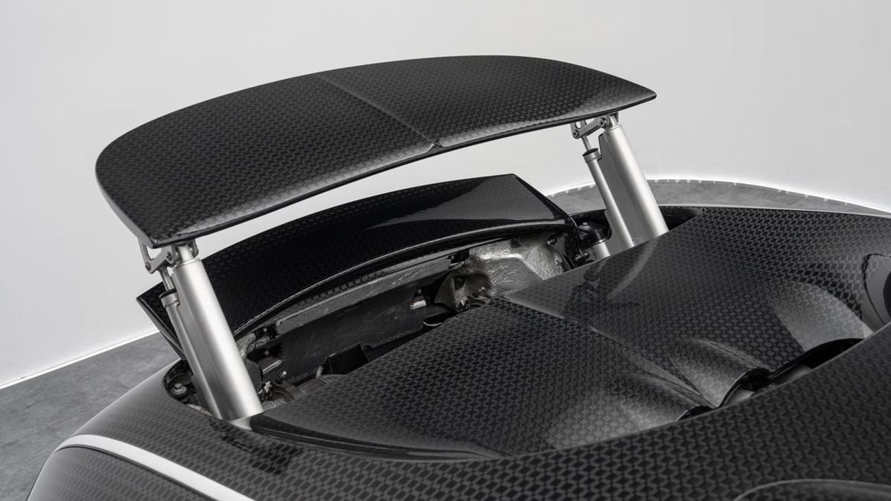 Bugatti Veyron Linea Vivere By Mansory - 1 of 2