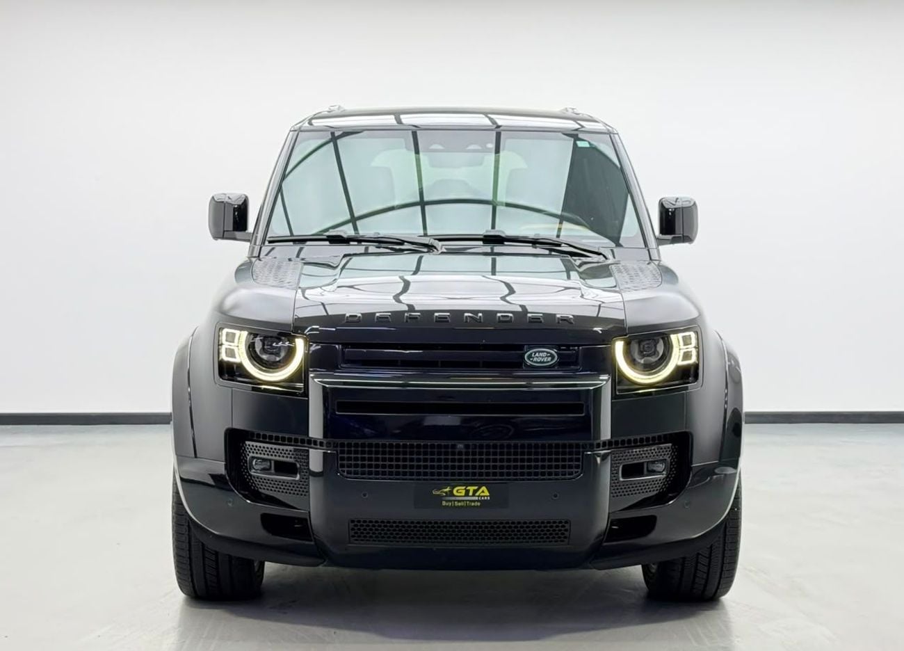 Land Rover Defender 2024 Land Rover Defender 110 HSE P400, 2029 LR Warranty + Service Pack, Full LR Service Pack, GCC