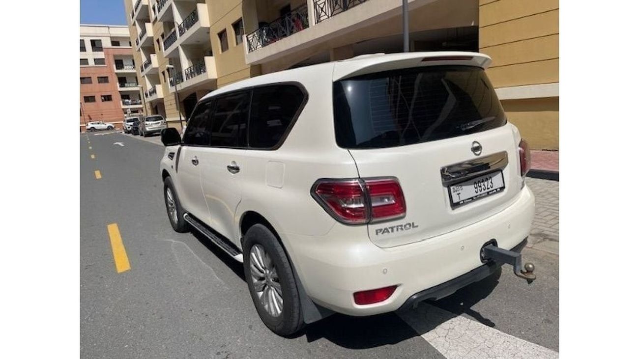 Nissan Patrol SE Platinum NISSAN PATROL PLATINUM T2 2014 GCC SINGLE OWNER LOW MILEAGE IN MINT CONDITION