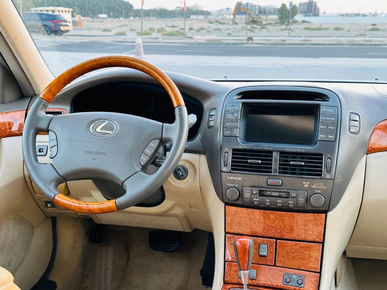 لكزس LS 430 موديل 2004 حاله ممتازه من الداخل والخارج فتحه وجلد ومثبت سرعه وتحكم كهربي كانل ونظام صوت ممتاز وكامي