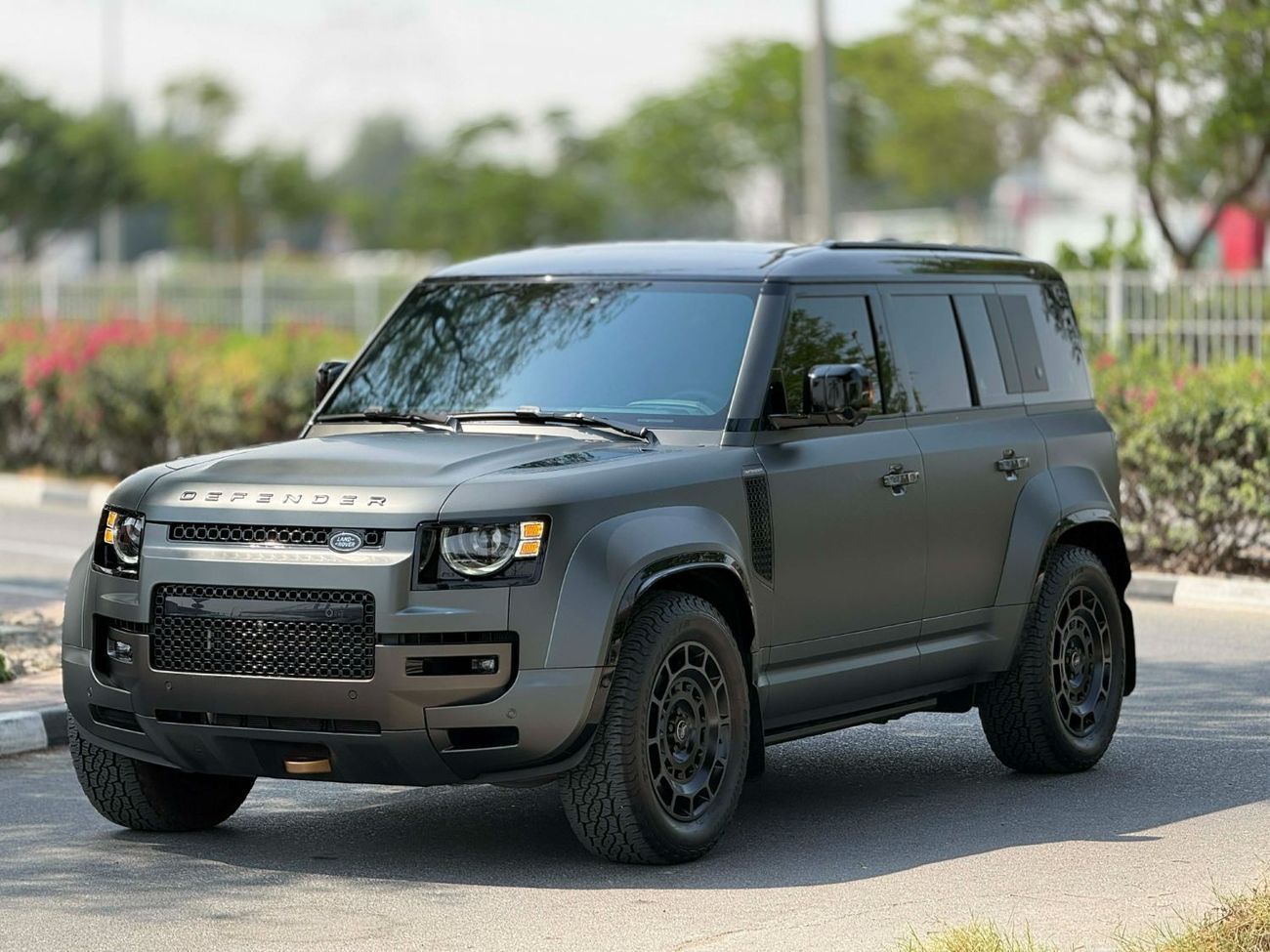 لاند روفر ديفندر 110 P635 OCTA V8