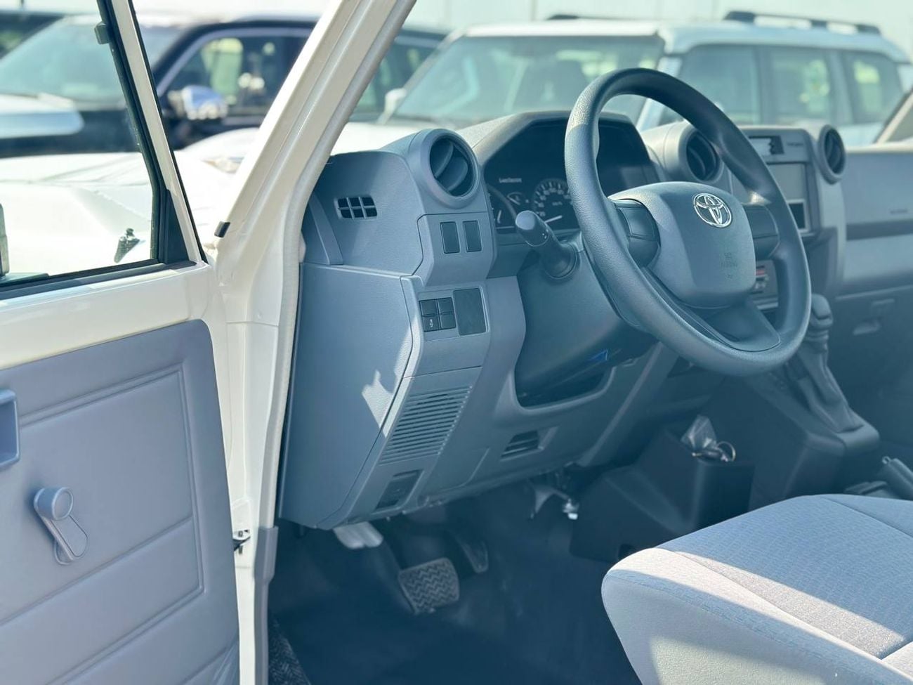 Toyota Land Cruiser 70 LC 78 HARDTOP 2.8L AT Hardtop LC78 2.8L DSL A/T // 2026 // STD Option With Manual Window // Special