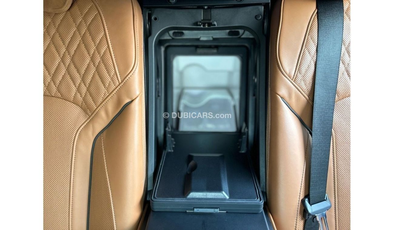 BMW 750Li Luxury Executive BMW 750LI XDrive 2017 GCC V8 4.4L Full option // Perfect condition // Under service