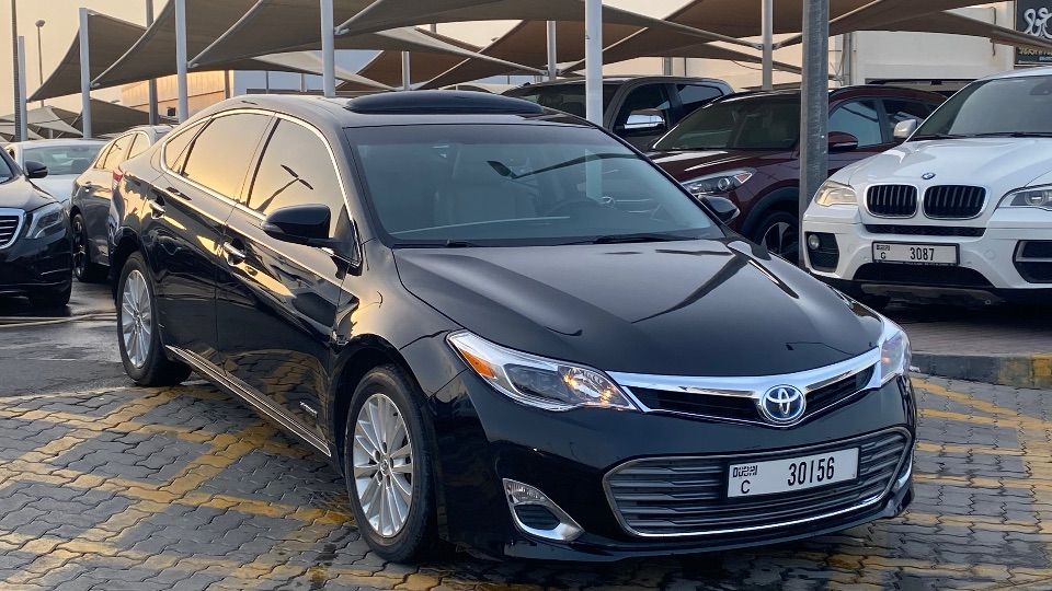 Used Toyota Avalon Hybrid 2015 for sale in Sharjah 650751