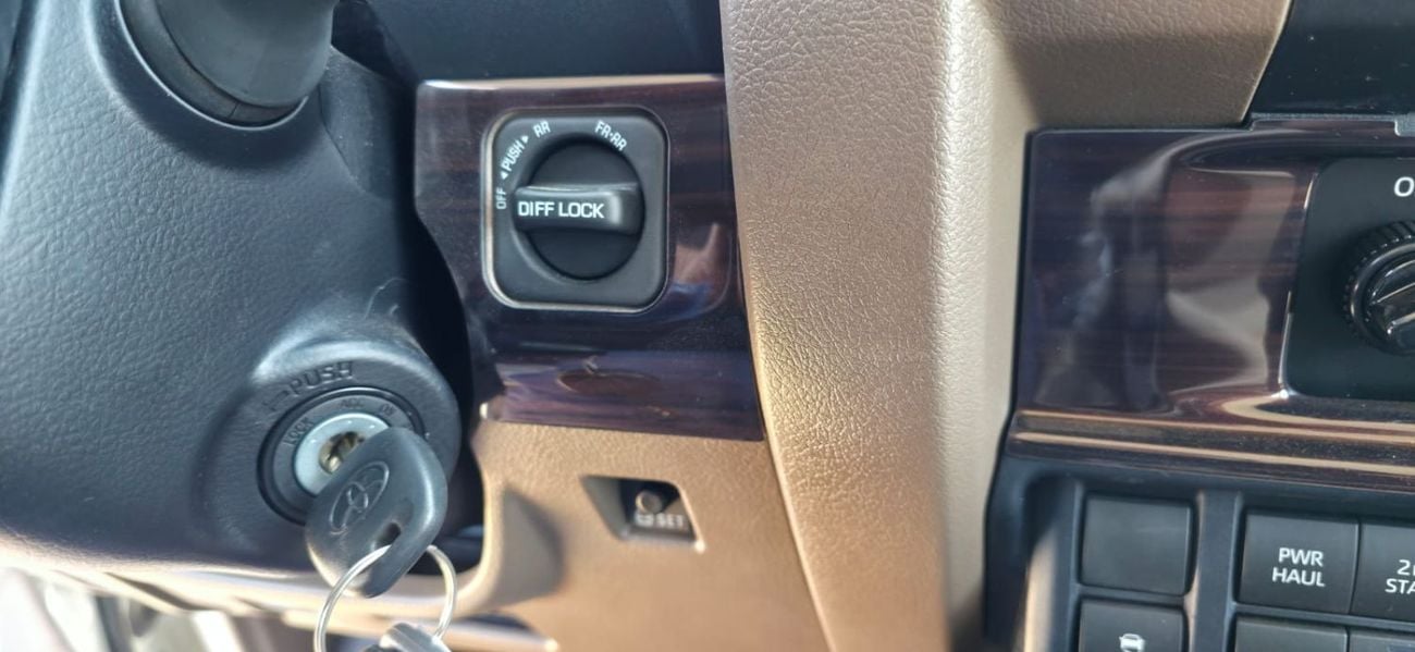 Toyota Land Cruiser 70 4.0 DIFFLOCK
