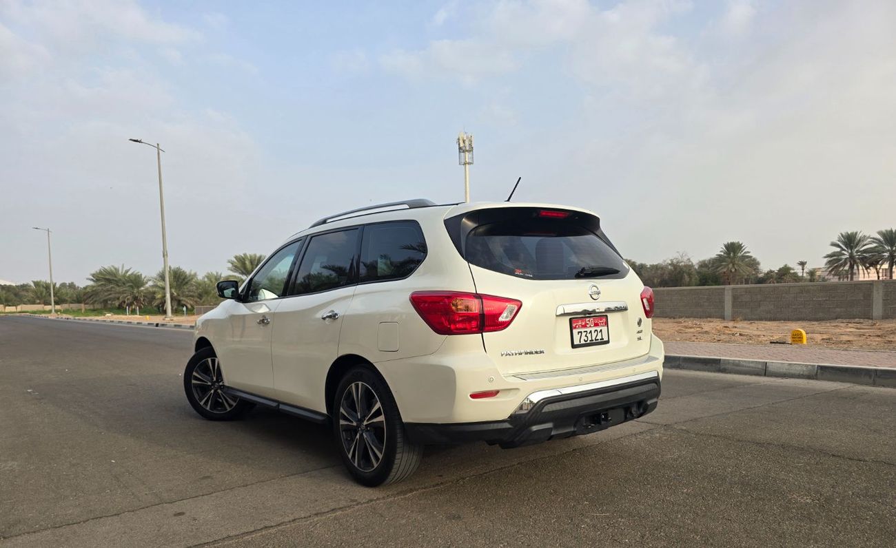 Nissan Pathfinder S 3.5L (271 HP)