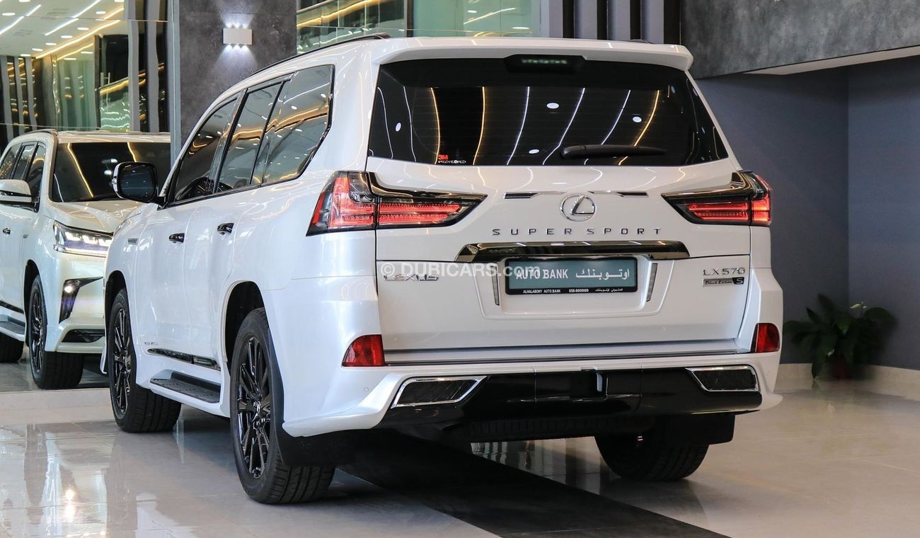 Lexus LX 570 Black Edition S