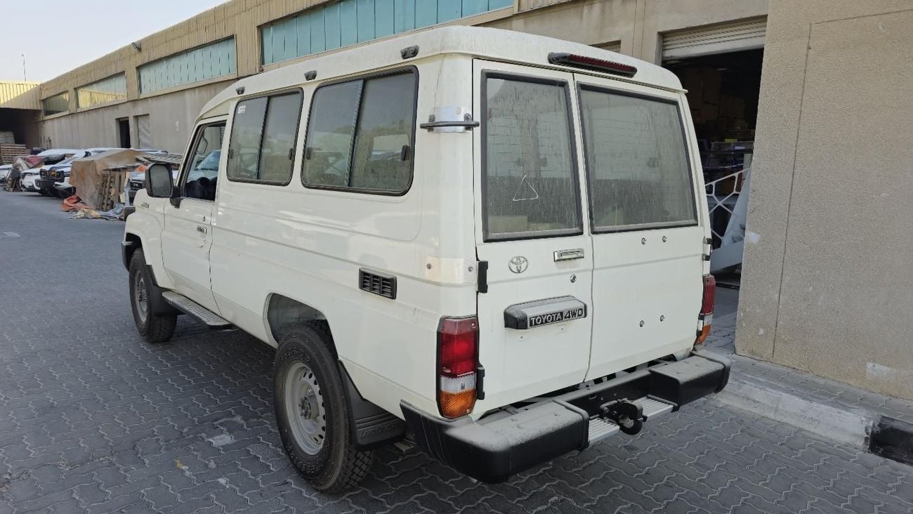 تويوتا لاند كروزر 70 Land Cruiser 78 3 Door 2.8L 2025 AT White Diesel (Export Only)
