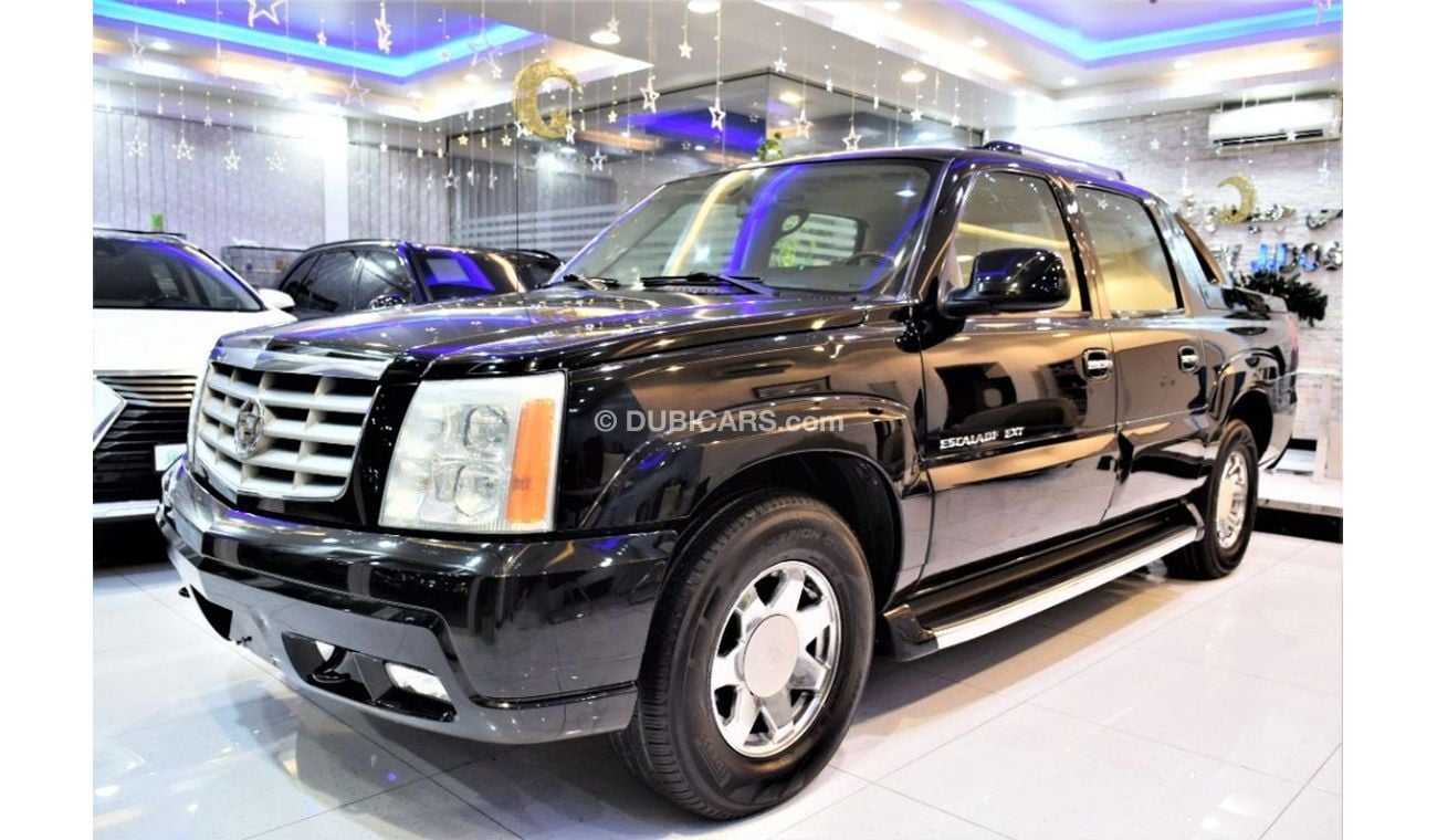 كاديلاك إسكالاد AMAZING Cadillac Escalade EXT 2004 Model! Black Color GCC Specs