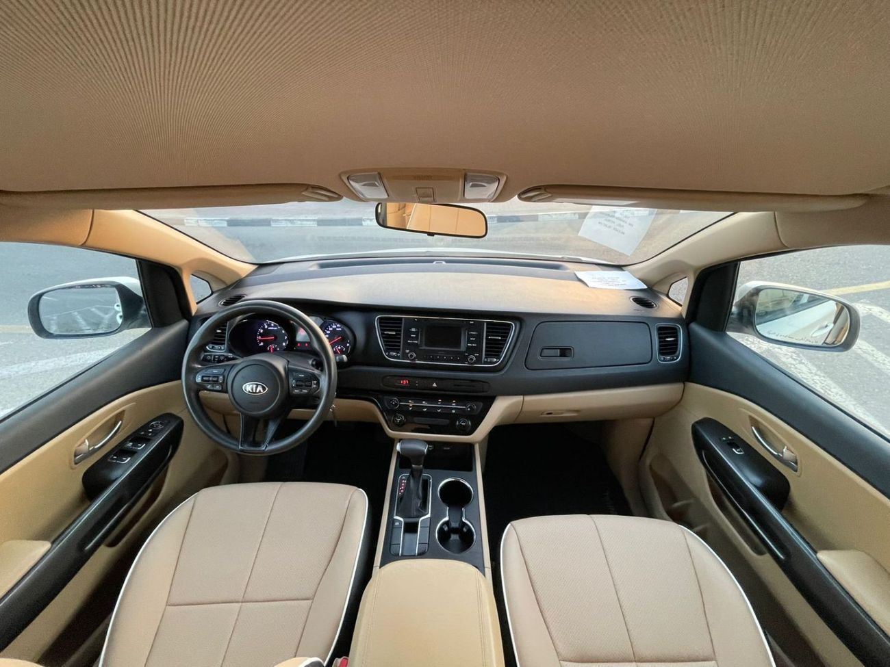 Kia Grand Carnival 2020 Kia Grand Carnival – GCC Specs – 7 Leather Seats – Rear Sensors – No Accident