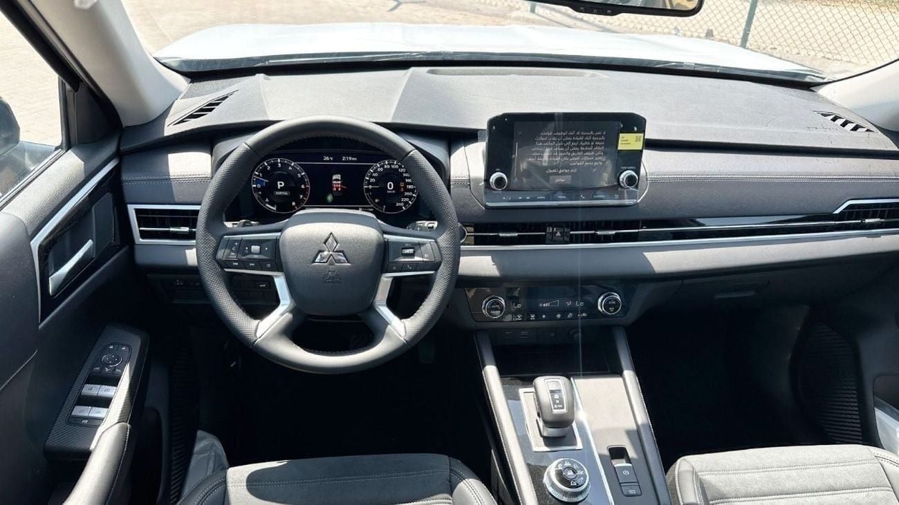 Mitsubishi Outlander 2.5L-4WD-MID-OPTION-7-SEATER-AT