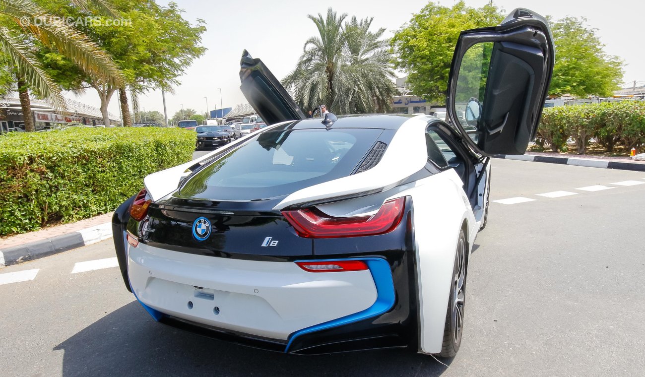 بي أم دبليو i8