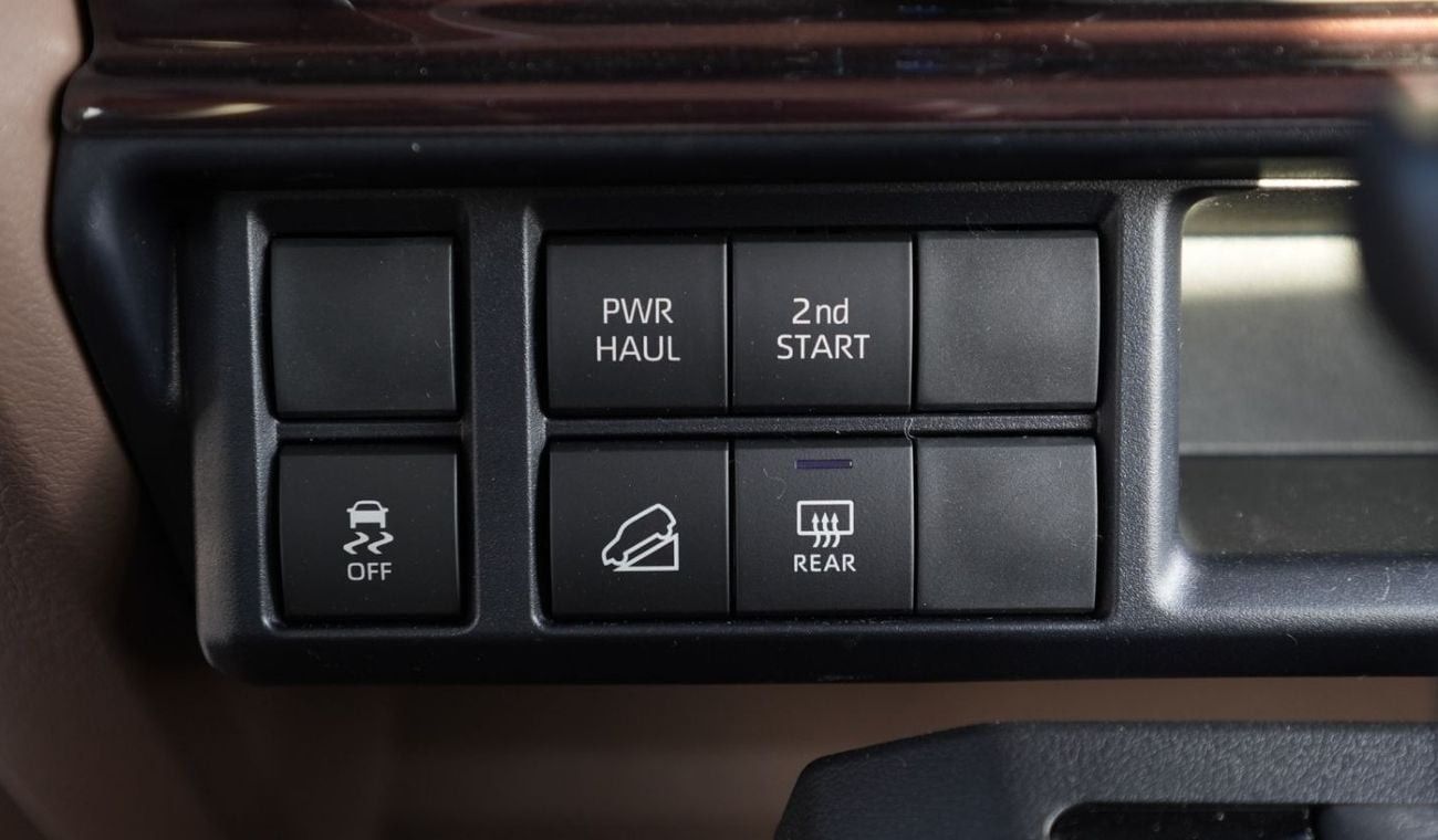 Toyota Land Cruiser 70 TOYOTA LC76 5DOORS PETROL 4.0L A/T MODEL 2025 40TH ANNIVERSARY FULL OPTION