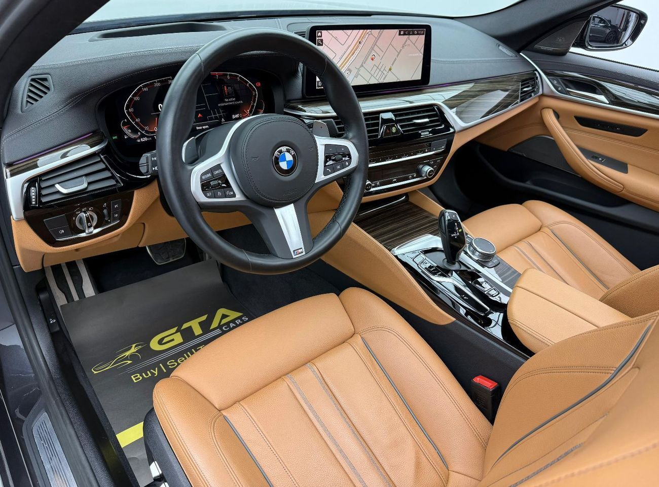 بي أم دبليو 530i 2023 BMW 530i M-Kit, Warranty, Full BMW Service History, Very Low Km, GCC