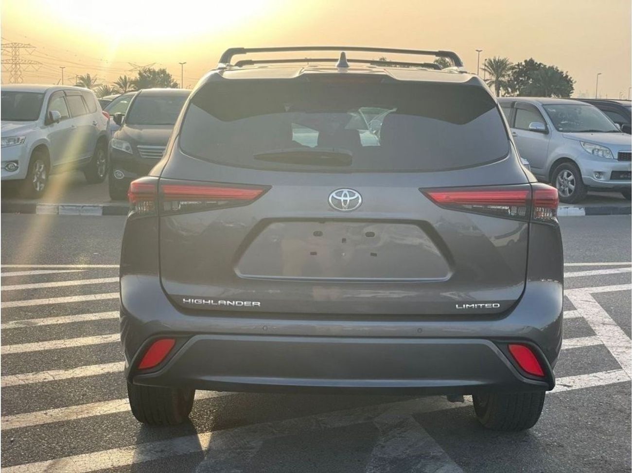 تويوتا هايلاندر 2021 Toyota Highlander Limited Edition 3.5L With multiple Driving Mode - Front & Back With Radar / E