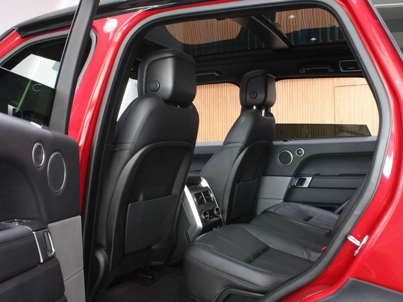 Land Rover Range Rover Sport - SE | GCC Specs