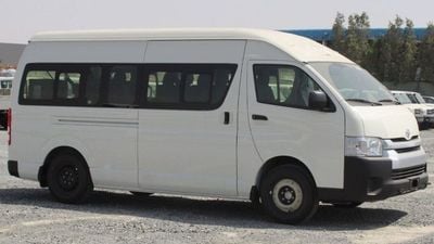 Toyota Hiace DLS - STD ROOF Toyota Hiace 2.5L High Roof Diesel old ship 2025