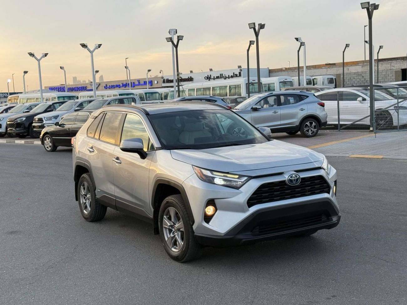 تويوتا راف ٤ VXR 2.5L TOYOTA RAV4 VXR HYBRID | 2.5L | FULL OPTION | UAE PASS