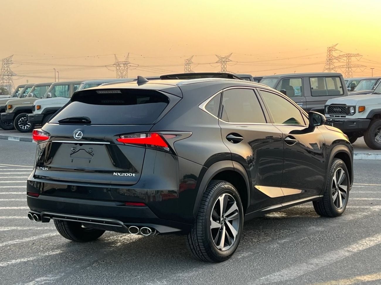 لكزس NX200t لكزس NX تيربو 2020 كاملة المواصفات، محرك 2.0 لتر V4، دفع رباعي، كاميرا خلفية وحساسات، فتحة سقف، مفتا