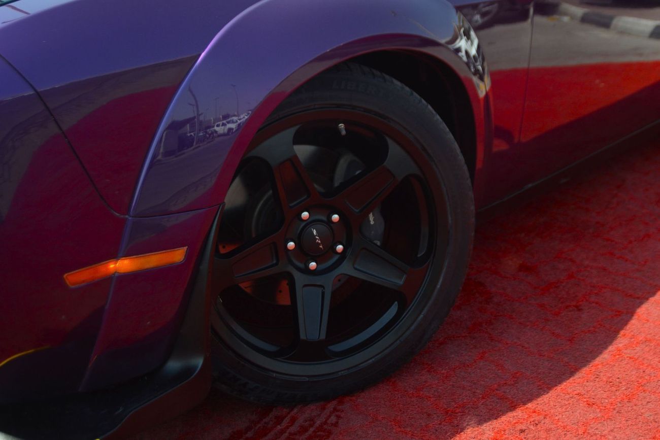 Dodge Challenger R/T Scat Pack 6.4L PURPLE BLACK MONSTER