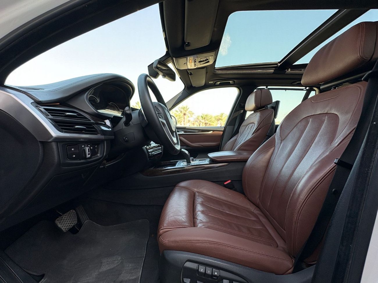 BMW X5 50i Exclusive 4.4L (5 Seater) | 2015 | GCC SPECS | Full Option