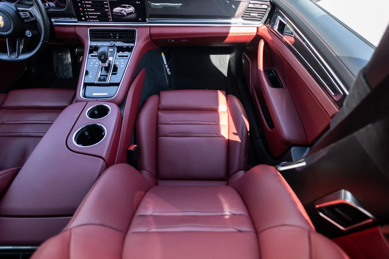 Porsche Panamera GTS 4.0L (454 HP) RWD