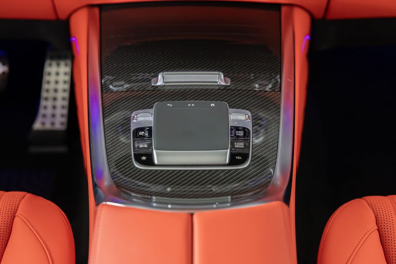 مرسيدس بنز G 63 AMG Double Night Pack|Fully Loaded|2026 Fully Cardbon Fiber |Gargash Auto Warranty PERFOMANCE PACKAGE