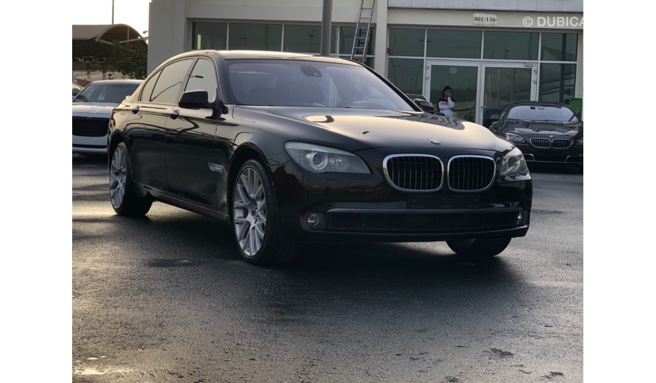 BMW 760Li BMW 760 MODEL 2012 GCC car prefect condition full option sun roof leather seats back camera back ai