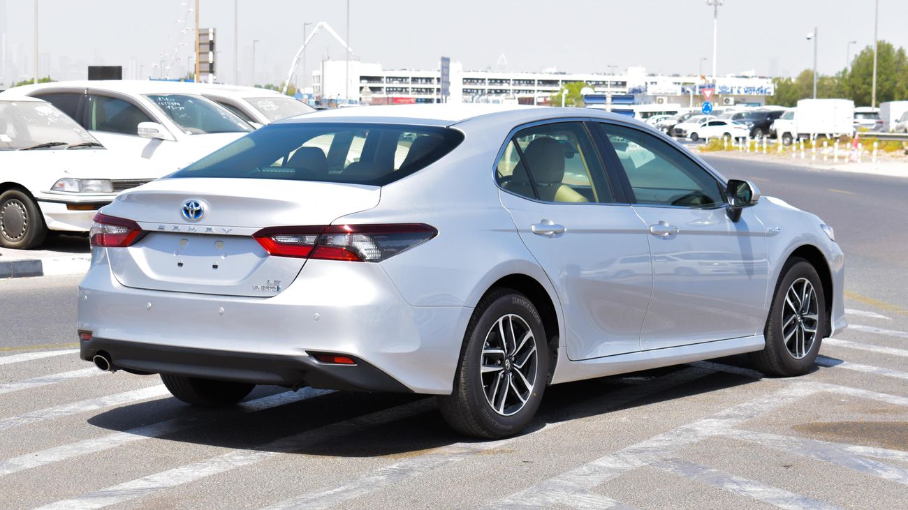 Toyota Camry LE | 2.5L | Hybrid | 2022 | For Export Only