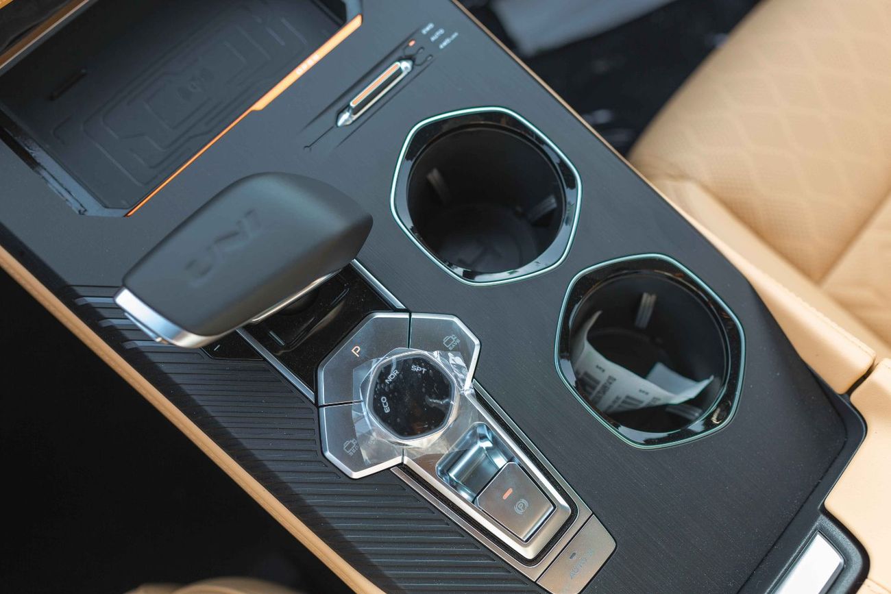 Changan Uni K CHANGAN UNI-K 2025 – 2.0L Turbo, AWD, Petrol ( White ) FOR EXPORT ONLY