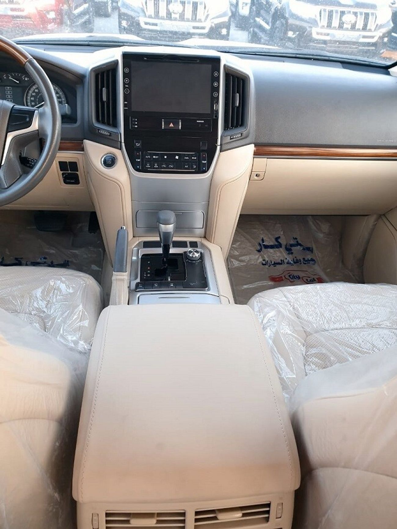 تويوتا لاند كروزر GXR - V6 - PETROL (FULL OPTION)