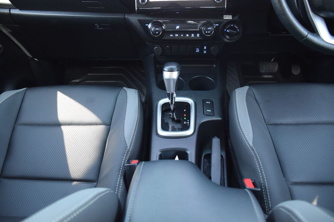 Toyota Hilux 4X4 Diesel 2.8L (Right Hand Drive)