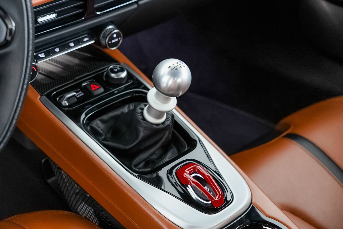 لوتس أميرة 2023 Lotus Emira 1st Edition / Full Agency History / Lotus Warranty