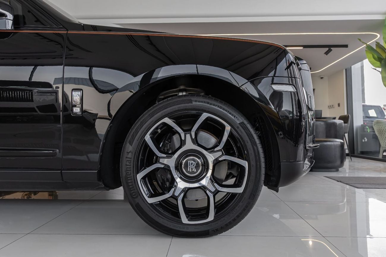رولز رويس كولينان Rolls-Royce Cullinan | Black Badge | GCC Specs | Dealer Warranty & Service Contract (AGMC) | 2022