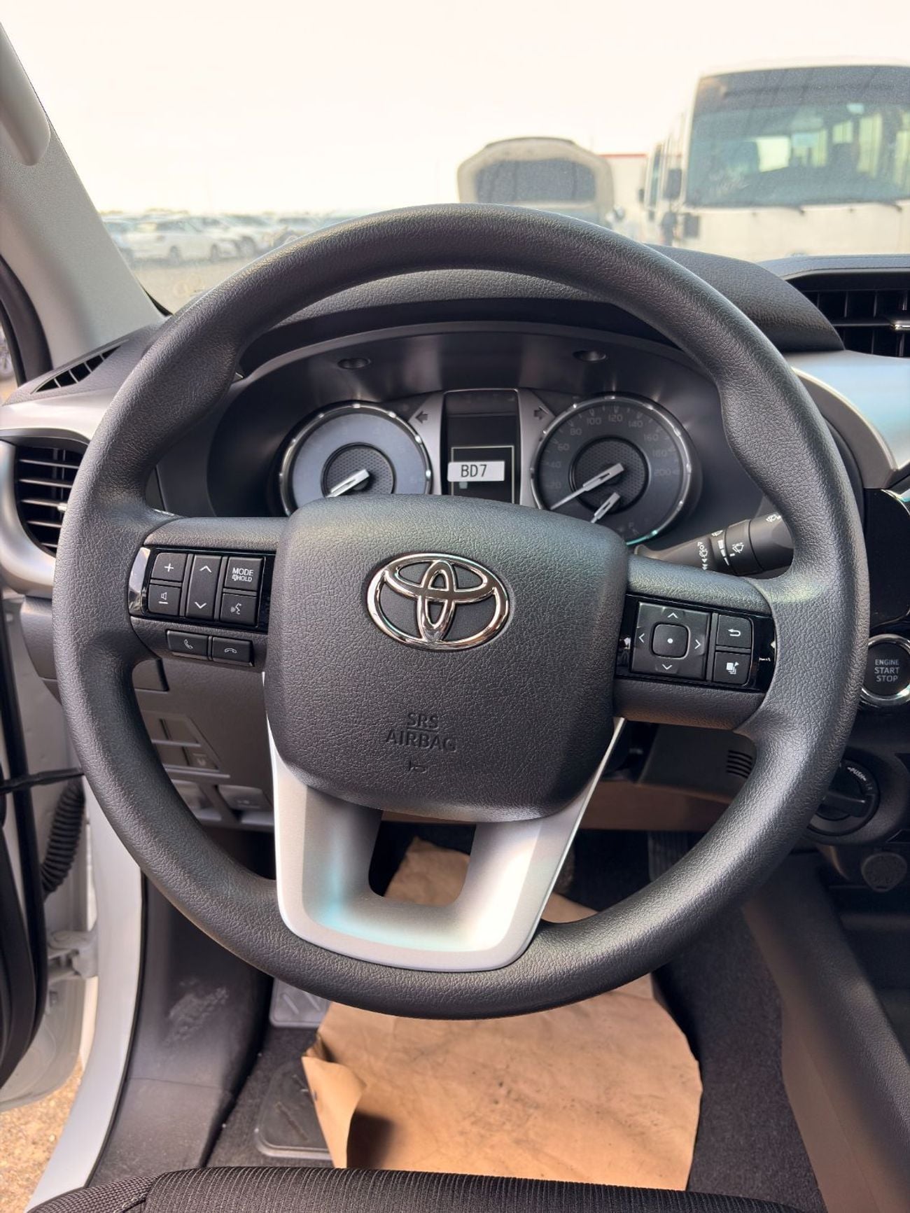 تويوتا هيلوكس Toyota Hilux 2.4L - SR5 4x4 Automatic Diesel - Full Option